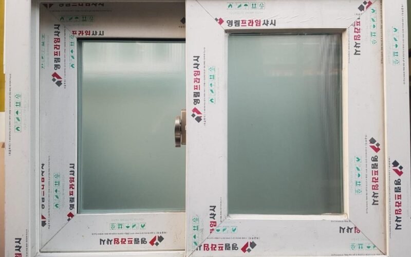 화장실 창문 샷시